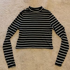 Long Sleeve Crop Top black and white women size M. NEW